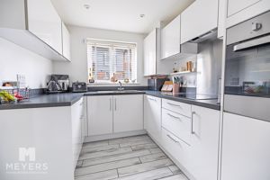 Kitchen- click for photo gallery